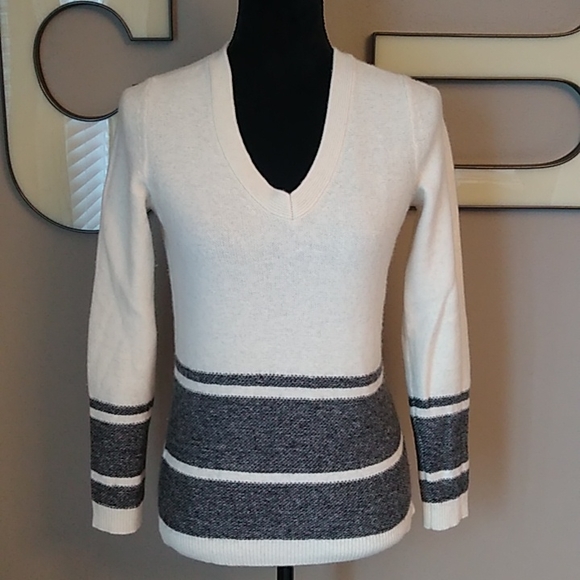 Banana Republic Sweaters - Banana Republic Filpucci Yarn Sweater